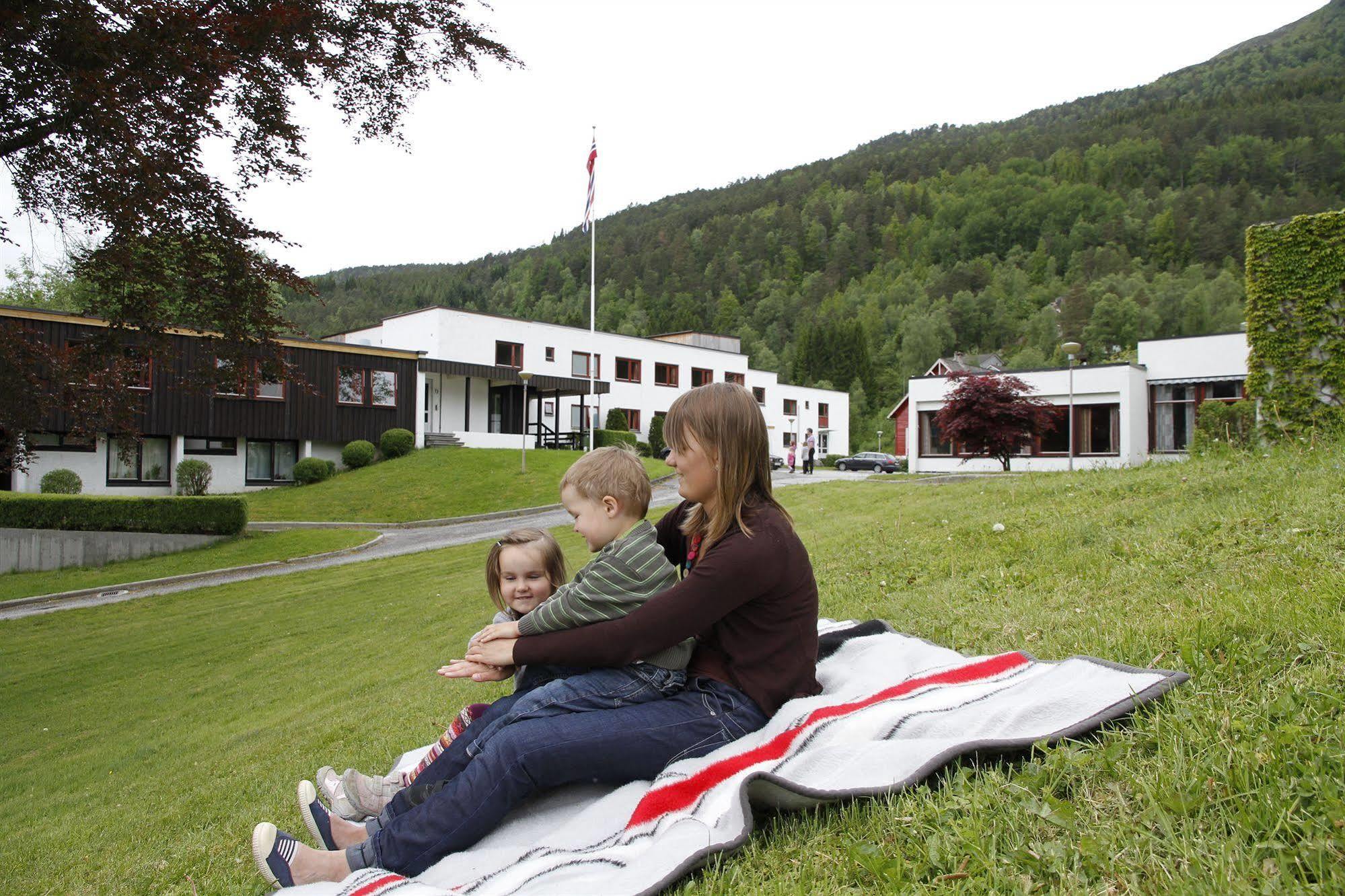 Forde Sommarhotell Bagian luar foto